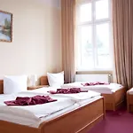 Ai Koenigshof מלון 3*