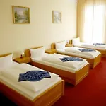 Ai Koenigshof 3* Berlin